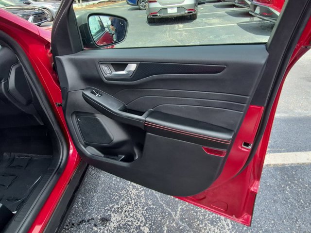 Used 2025 Ford Escape ST-Line FWD image 32