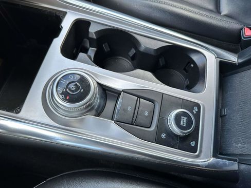 Used 2020 Ford Explorer XLT w/ Equipment Group 202A image 25