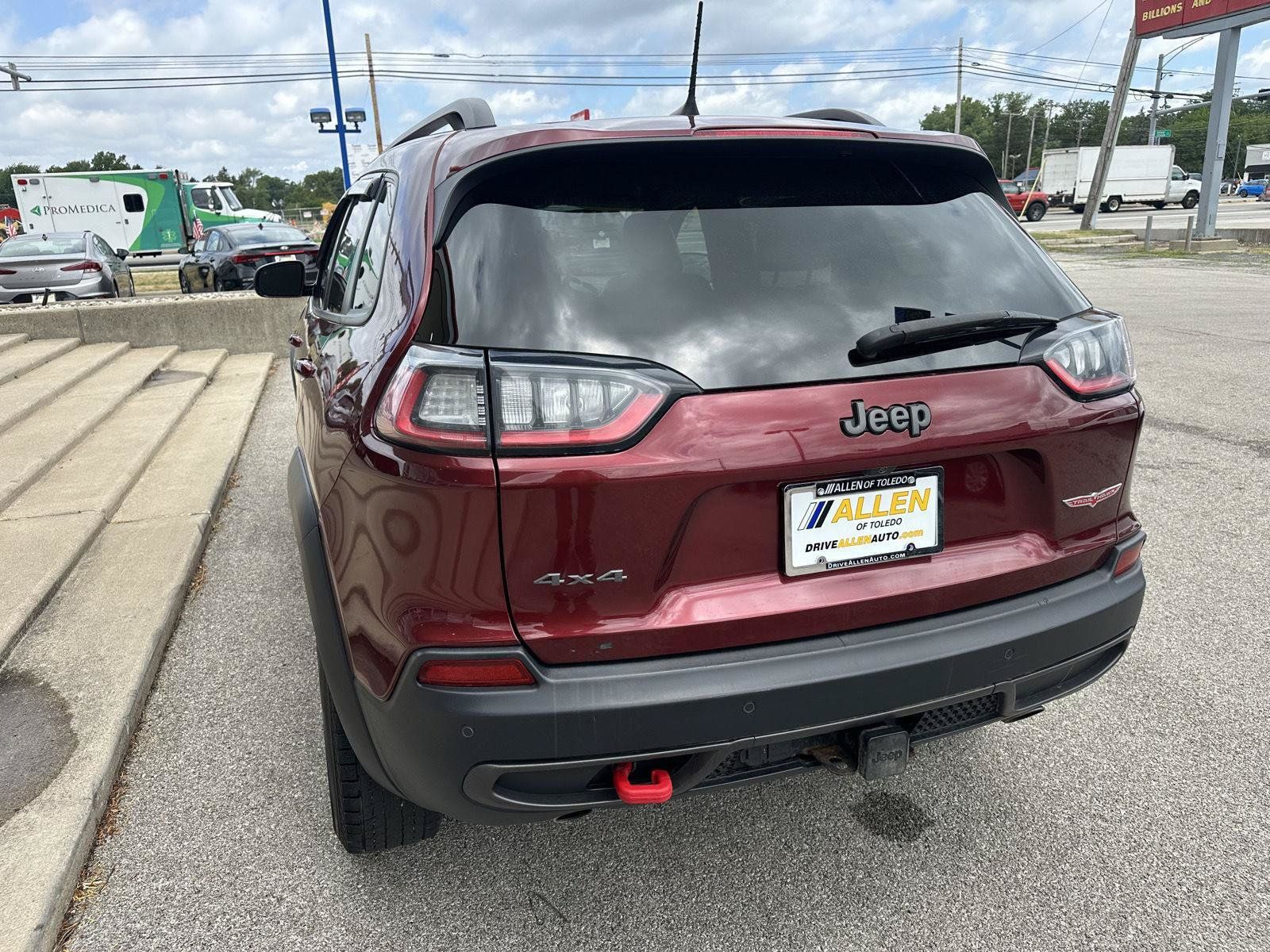 Used 2021 Jeep Cherokee Trailhawk w/ Comfort & Convenience Group AWD/4WD image 10