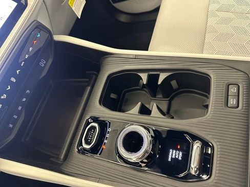 New 2026 Jeep Cherokee Overland w/ Trailer Tow Group image 16