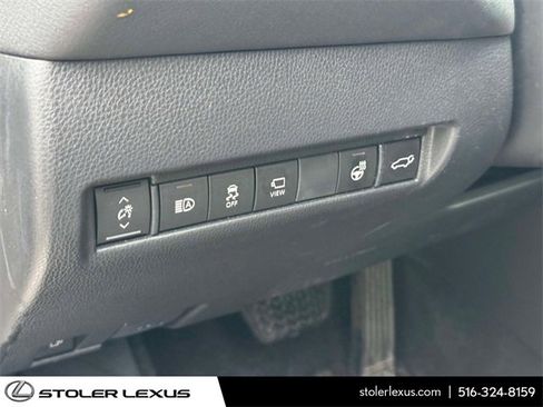 Used 2023 Toyota Venza Limited image 23