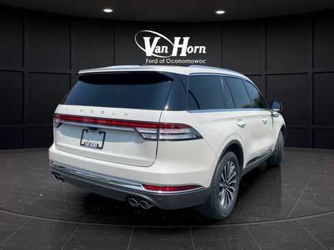 Used 2023 Lincoln Aviator AWD w/ Premium Package image 7