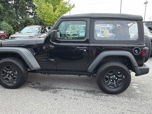 Used 2025 Jeep Wrangler Sport AWD/4WD image 11