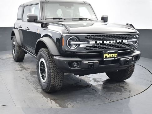 New 2025 Ford Bronco Badlands image 4