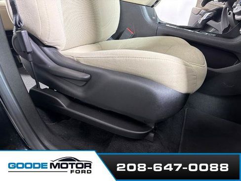 Used 2023 Chevrolet Traverse LT AWD/4WD image 25