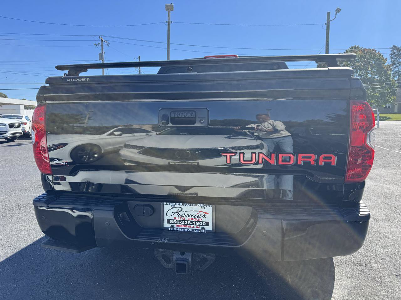 Used 2014 Toyota Tundra Limited w/ Limited Premium Package AWD/4WD image 6