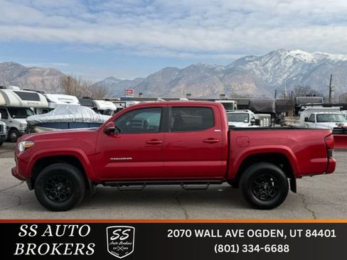 Used 2021 Toyota Tacoma SR5 AWD/4WD image 1
