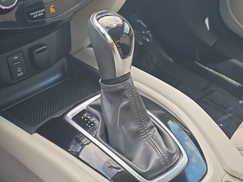 Used 2018 Nissan Rogue Sport SV FWD image 18