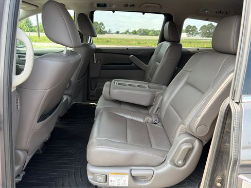 Used 2013 Honda Odyssey Touring Elite image 10