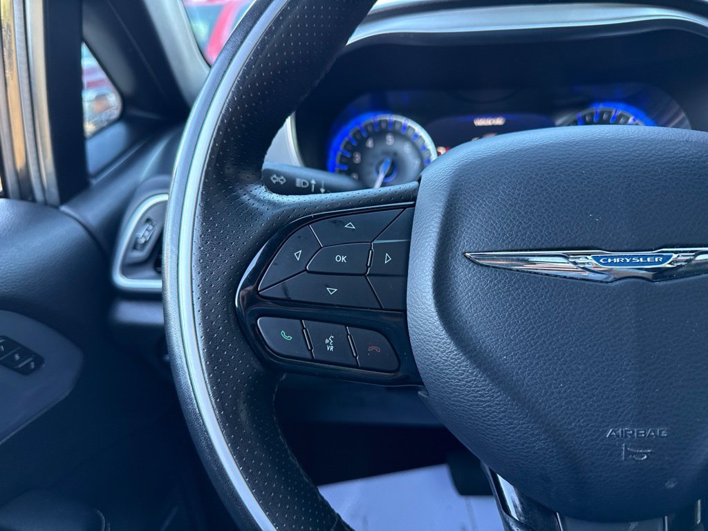 Used 2020 Chrysler Pacifica Limited w/ Advanced Safetytec Group FWD image 38