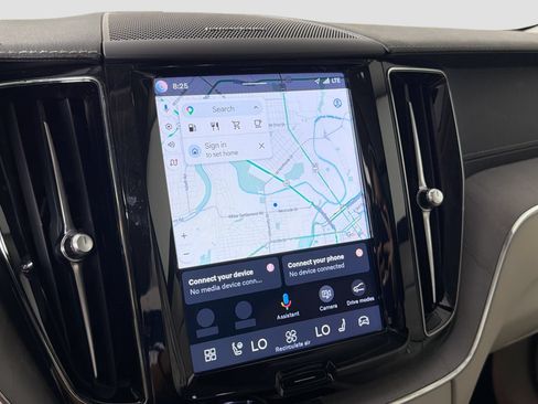 Certified 2024 Volvo XC60 B5 Ultimate AWD/4WD image 13