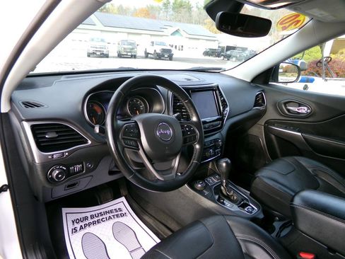 Used 2020 Jeep Cherokee Limited AWD/4WD image 4