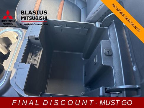 Used 2022 GMC Sierra 3500 AT4 w/ Gooseneck/5TH Wheel Package image 31