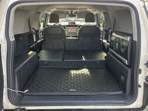 Used 2012 Toyota FJ Cruiser 4WD image 32