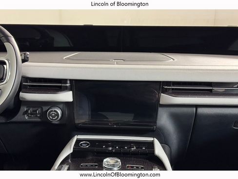 Certified 2025 Lincoln Navigator L Black Label w/ Black Label Special Edition AWD/4WD image 29