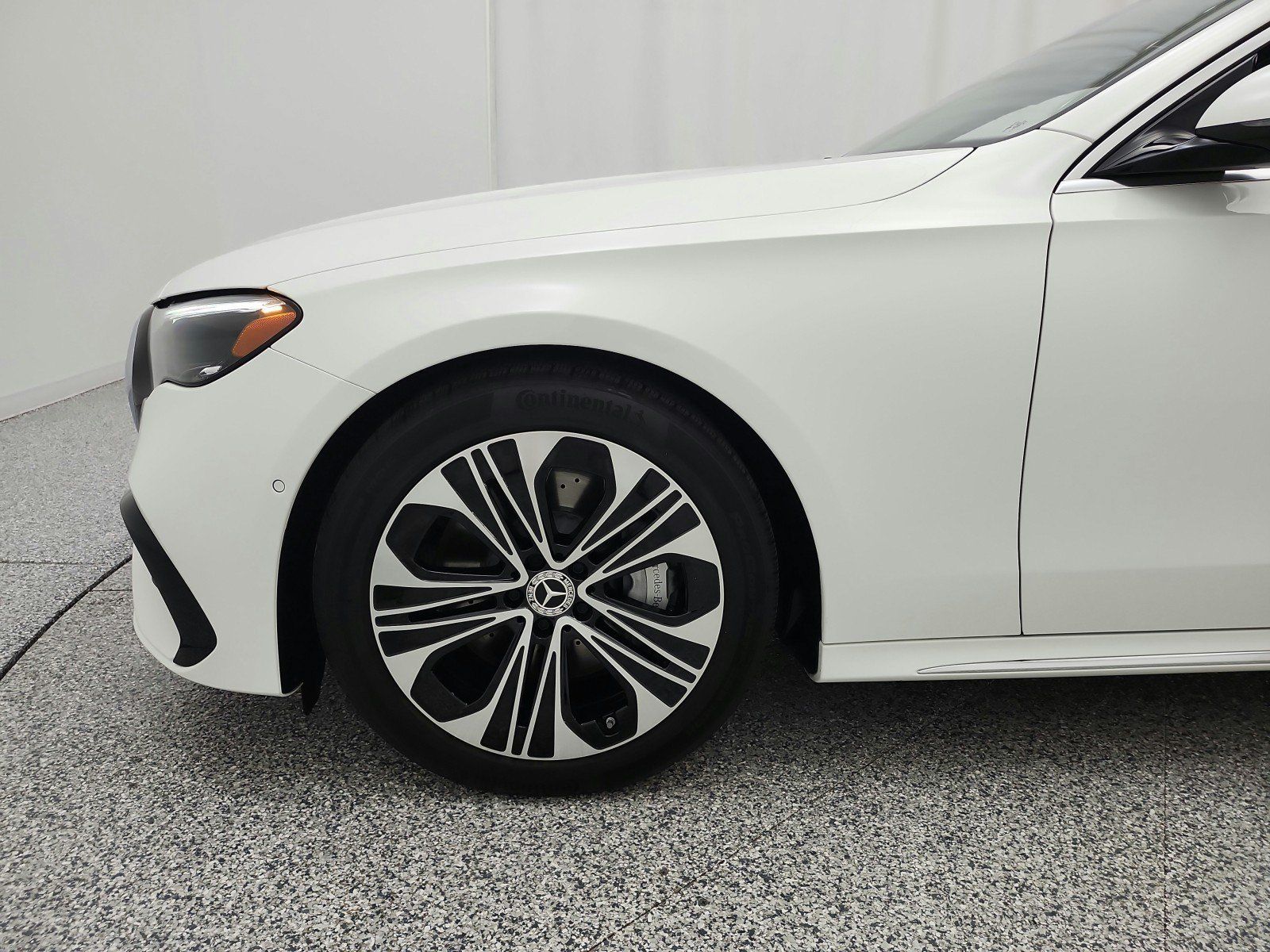 Used 2026 Mercedes-Benz E 450 4MATIC Sedan w/ Winter Package image 17