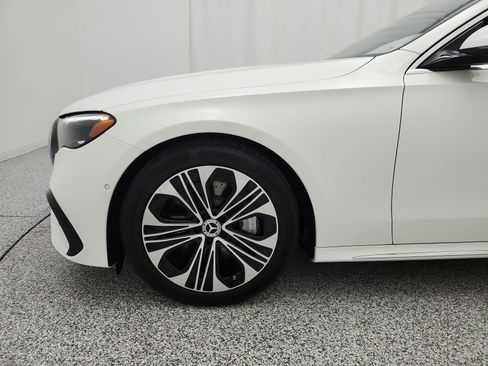 Used 2026 Mercedes-Benz E 450 4MATIC Sedan w/ Winter Package image 17