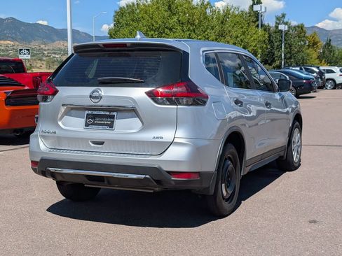 Used 2018 Nissan Rogue S AWD/4WD image 7
