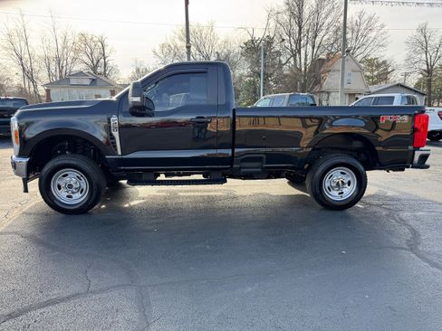 Used 2024 Ford F250 XL w/ FX4 Off-Road Package image 4