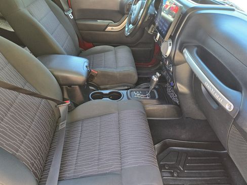 Used 2012 Jeep Wrangler Rubicon w/ PWR Convenience Group AWD/4WD image 13