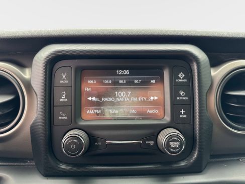 Used 2018 Jeep Wrangler Unlimited Sport S AWD/4WD image 22