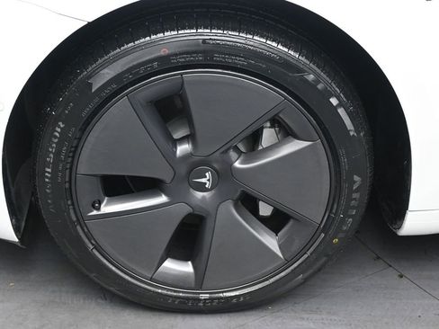 Used 2021 Tesla Model 3 Standard Range Plus image 36