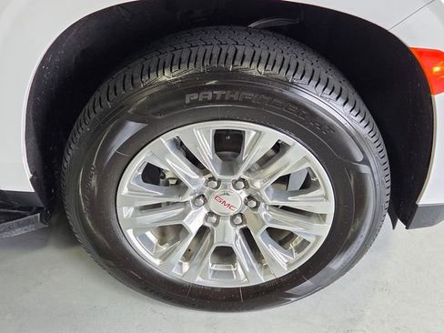 Used 2024 GMC Yukon XL Denali RWD image 20
