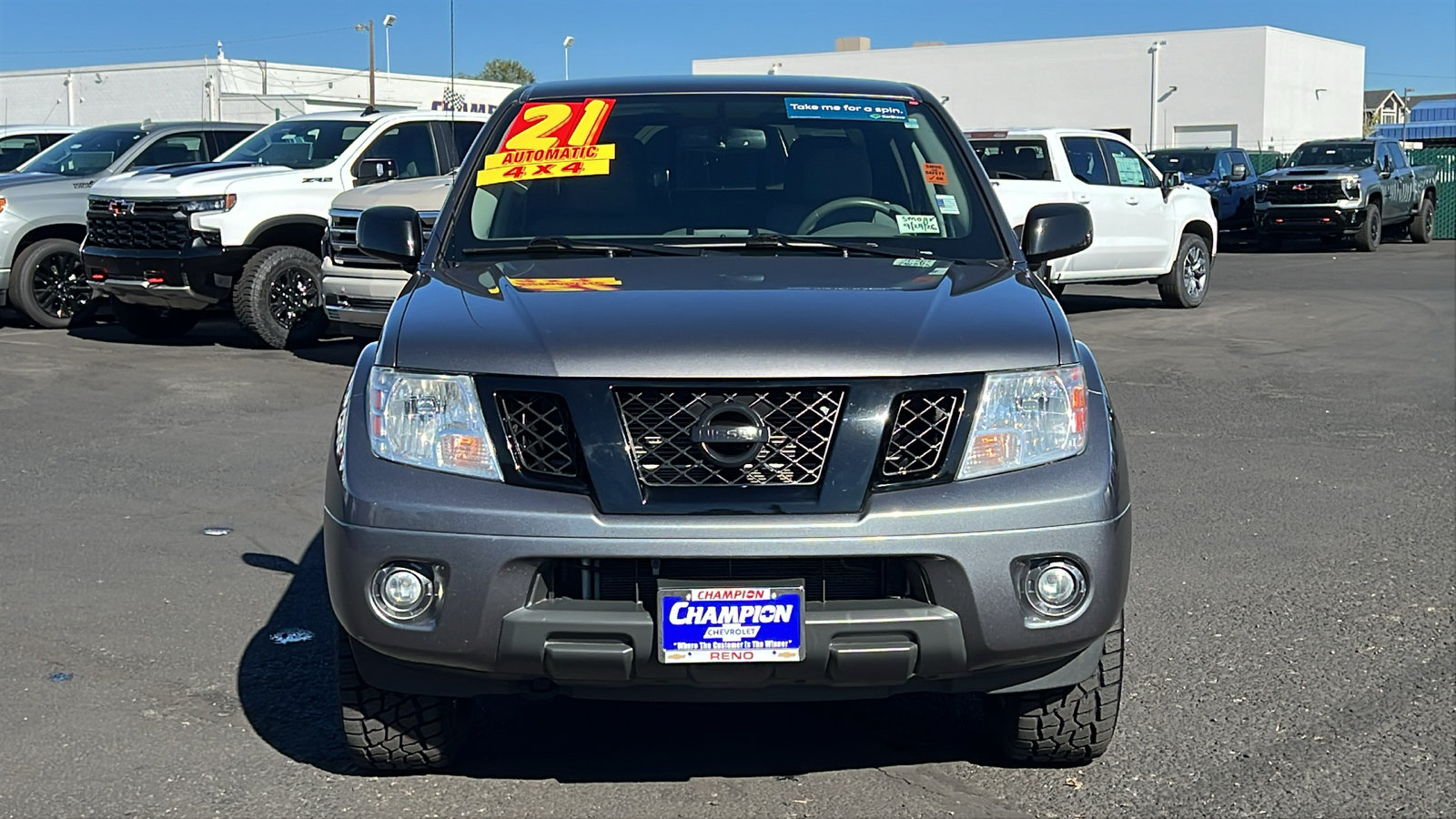 Used 2021 Nissan Frontier SV w/ Midnight Edition Floor Mats AWD/4WD image 2