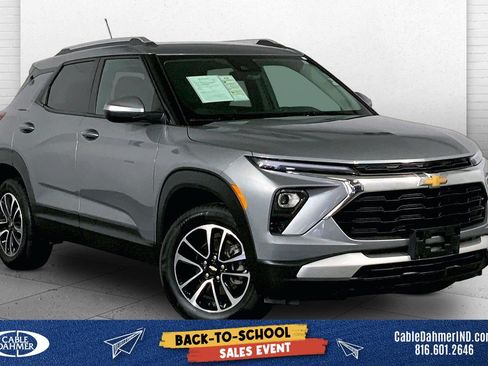 Used 2025 Chevrolet TrailBlazer LT AWD/4WD image 1