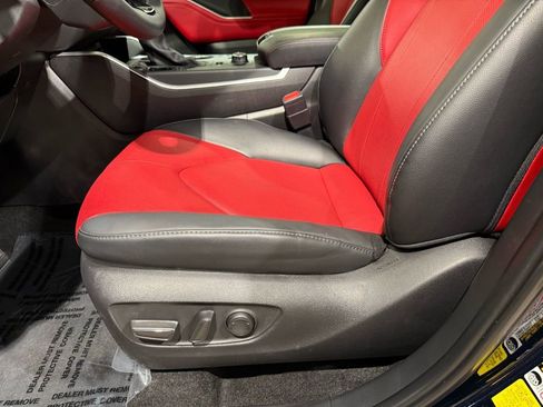 Certified 2025 Toyota Highlander XSE image 18