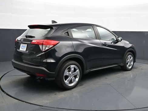 Used 2021 Honda HR-V LX image 7