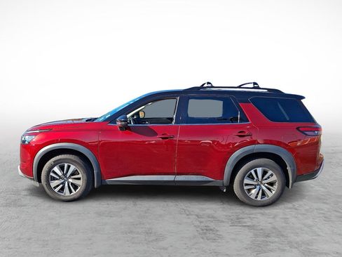 Used 2023 Nissan Pathfinder SL image 2
