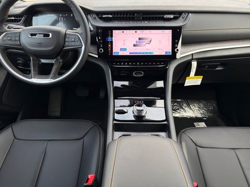 New 2026 Jeep Grand Cherokee Limited AWD/4WD image 18