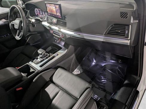 Certified 2025 Audi Q5 2.0T Premium Plus image 26