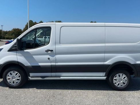 Used 2024 Ford Transit 250 Low Roof w/ Exterior Upgrade Package image 31