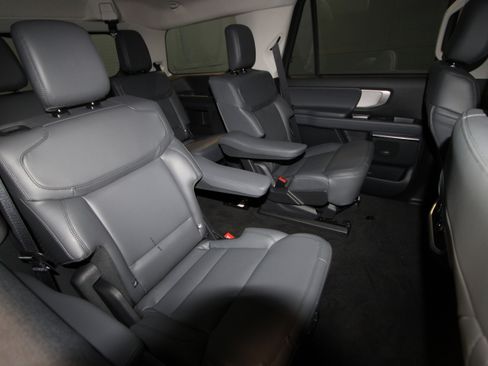 New 2026 Ford Expedition Active image 21