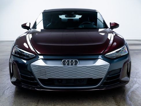 Used 2022 Audi e-tron GT Premium Plus image 2