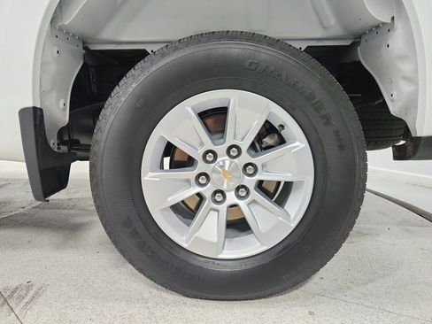 Used 2025 Chevrolet Silverado 1500 LT AWD/4WD image 45