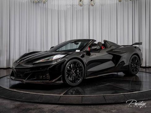 Used 2025 Chevrolet Corvette Z06 w/ Z07 Performance Package RWD image 8