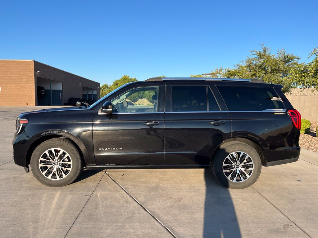 Used 2025 Ford Expedition Platinum AWD/4WD image 8