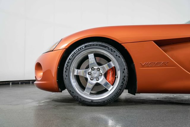 Used 2005 Dodge Viper SRT-10 w/ Copperhead Edition Group RWD image 12