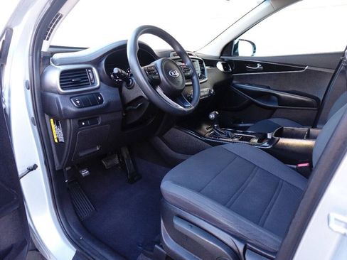 Used 2016 Kia Sorento L FWD image 13