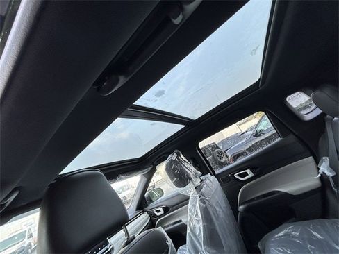 New 2025 Jeep Compass Limited w/ Sun & Sound Group image 14