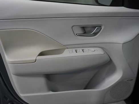 Used 2026 Hyundai Kona Limited FWD image 32