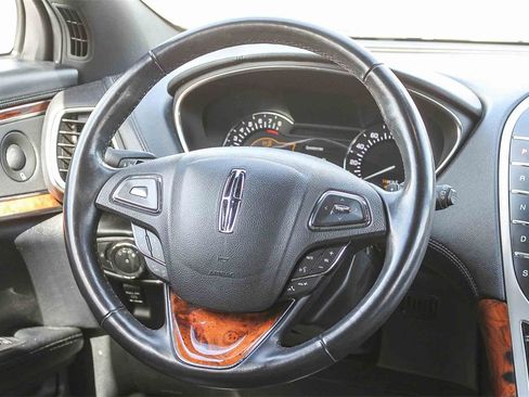 Used 2018 Lincoln MKX Reserve w/ Driver Assistance Package image 18