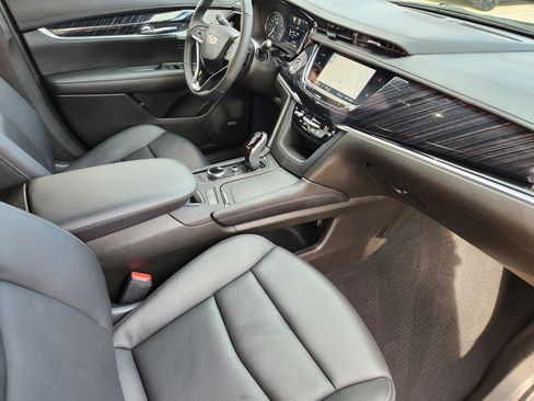 Used 2023 Cadillac XT6 Premium Luxury w/ Technology Package image 18