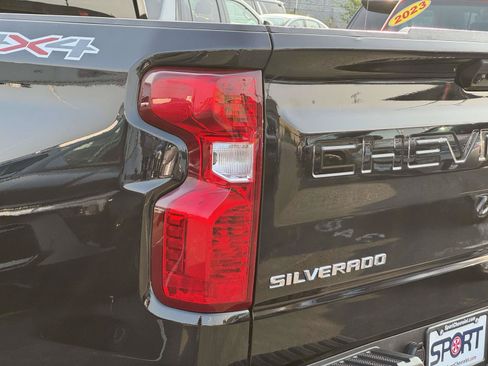 Used 2022 Chevrolet Silverado 1500 Custom AWD/4WD image 28