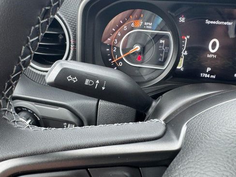 Used 2025 Jeep Wrangler Unlimited Rubicon AWD/4WD image 20