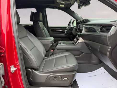 Used 2024 GMC Yukon Denali w/ Advanced Technology Package image 15