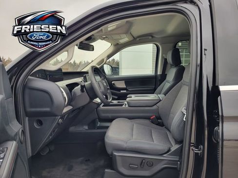 Used 2025 Ford Expedition Active image 12